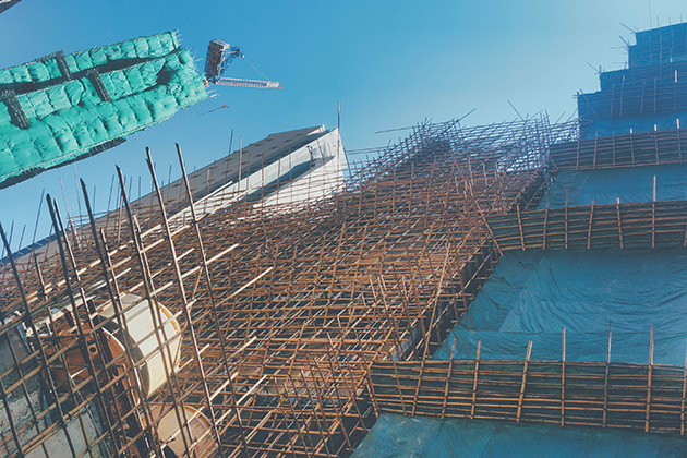 在施工現(xiàn)場進行沈陽腳手架出租使用時要辨識危險源